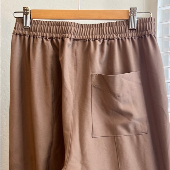 NWOT Varley Brown Track Pants with Elastic Waistband and Relaxed Fit - Picture 4 of 6